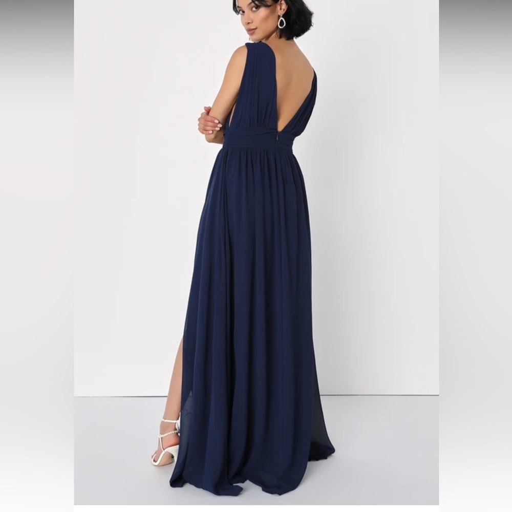 Lulu’s Navy plunge neck bridesmaid dress, size Large - Picture 3 of 6